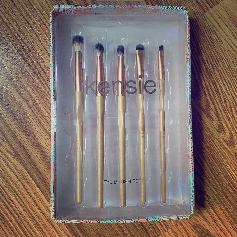 kensie makeup brushes ☺️